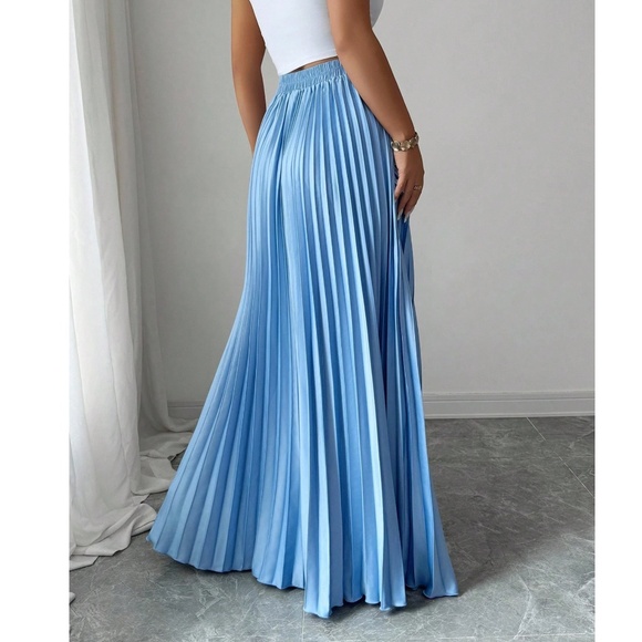 Classic Baby Blue Stretchy Waist Pleated Maxi Skirt - Picture 5 of 5